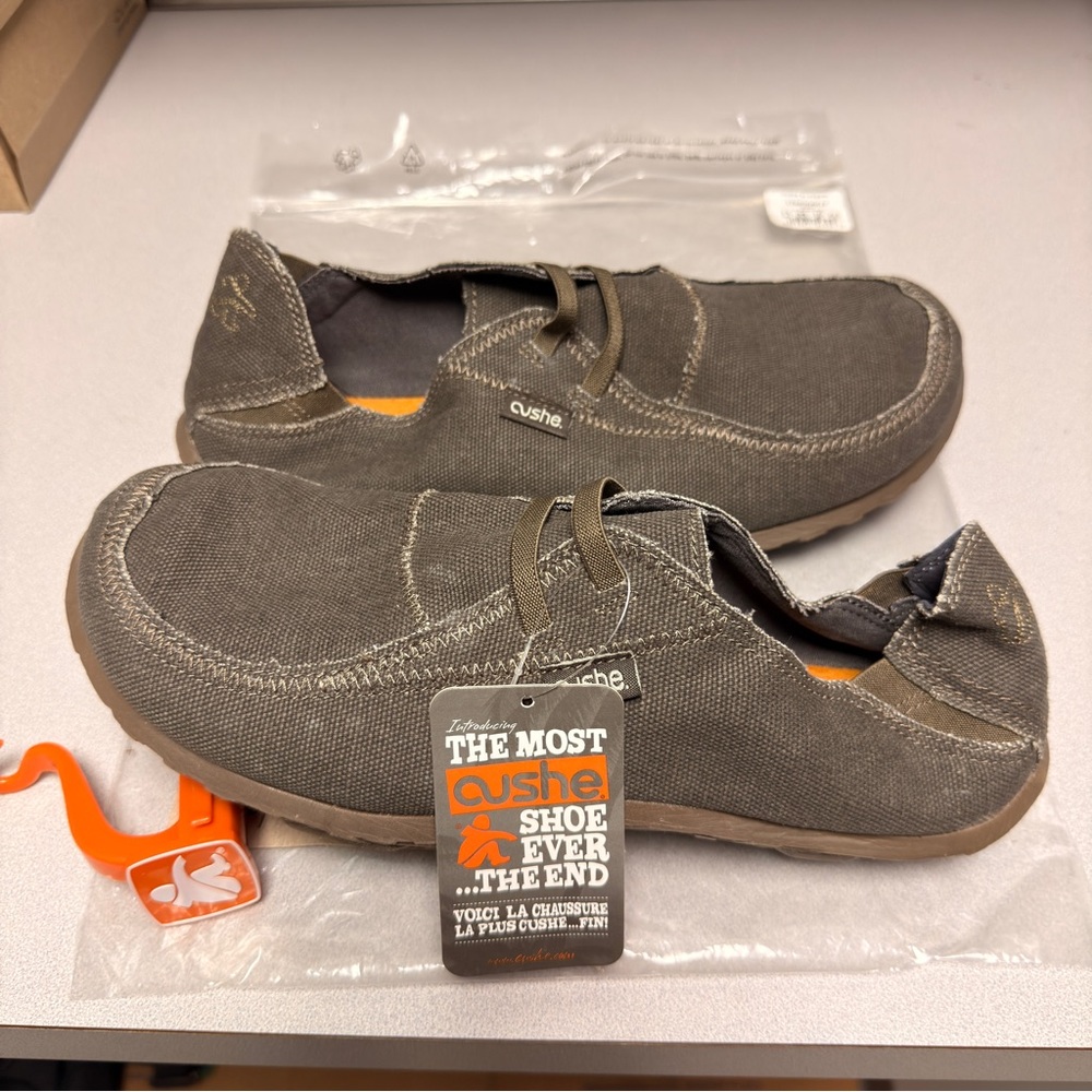 Cushe Men's Canvas Slipper Shoe - Picture 2 of 9